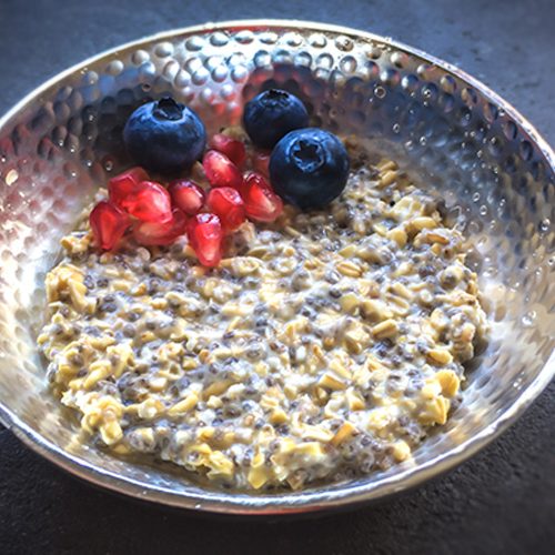 Overnight vegan chia oatmeal pudding (Vegan, Oil Free, Raw)