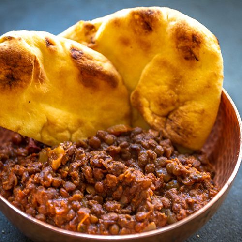 Green lentils spiced with tamarind.