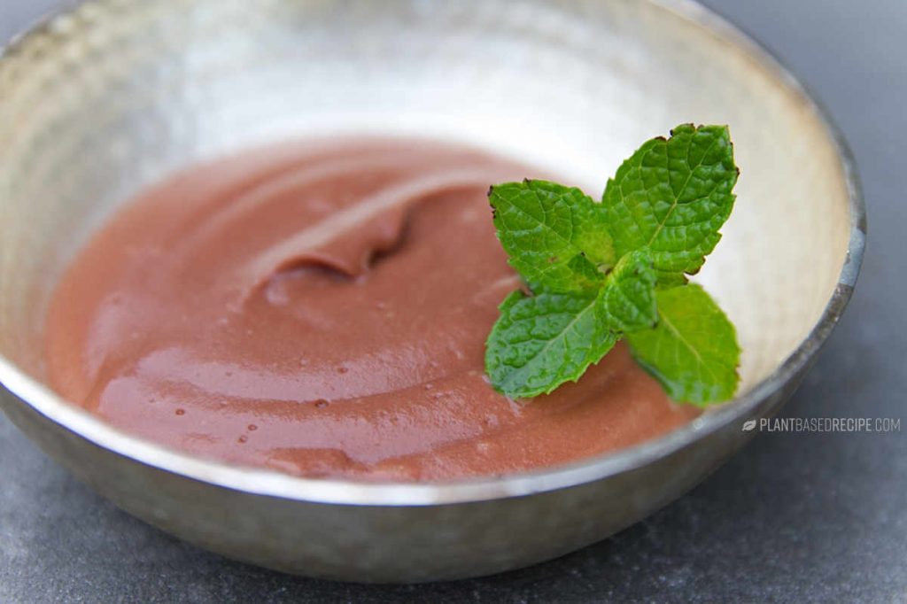 Chocolate pudding, plant based and low fat