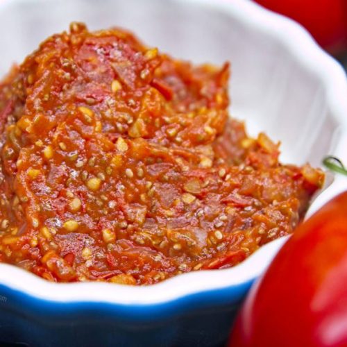 Tomato jam recipe using chia seeds to thicken.