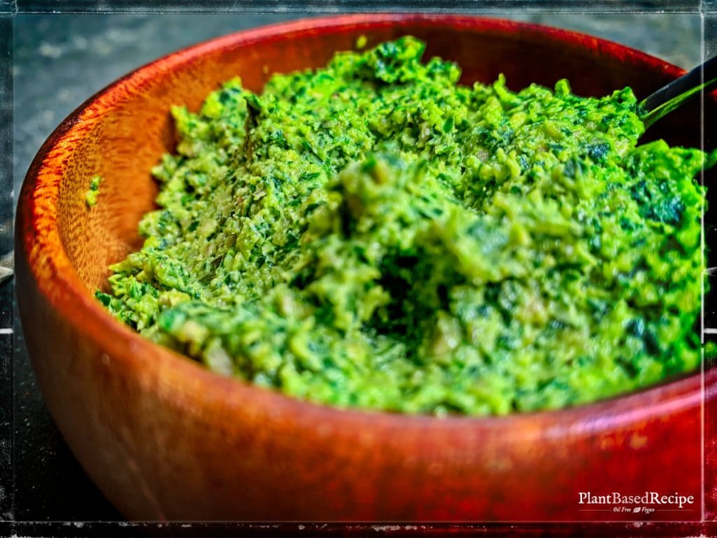Vegan Kale Pesto recipe made with sunflower seeds - cheap, vegan, oil free.