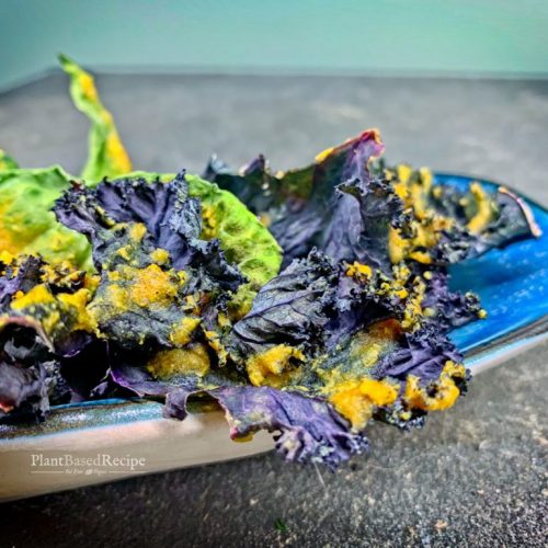 Baked or dehydrated cheezy turmeric kale chips recipe (Vegan, oil free)